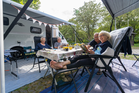 Camping mit Wohnmobil im Komfortcamping Senftenberger See, Foto: Christian Große